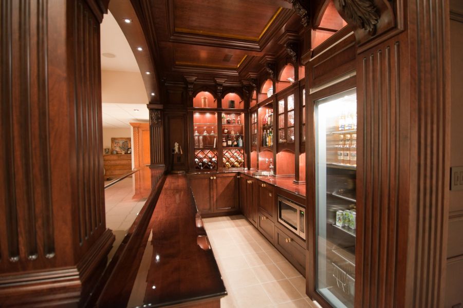 Traditional bar