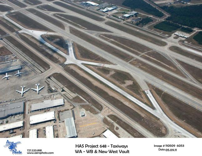 Bush IAH Taxiways by ber in Houston, TX ProView