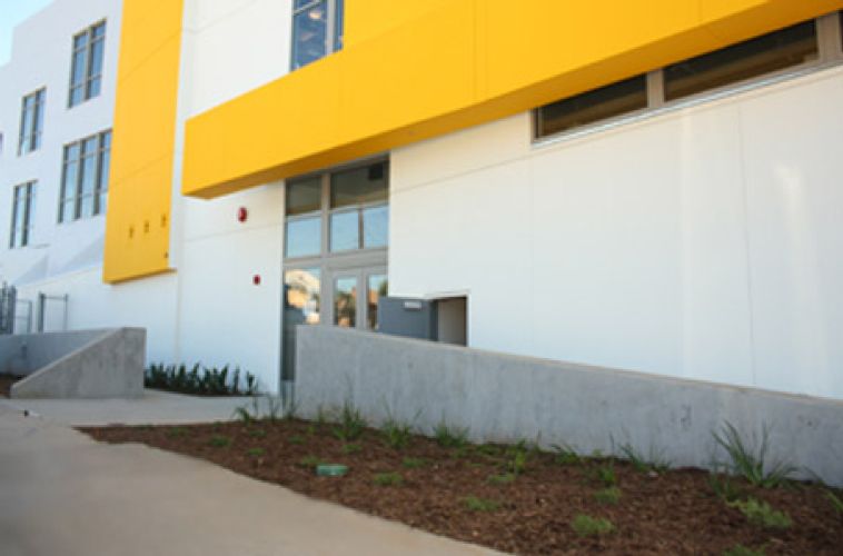 Oscar de la Hoya Middle School