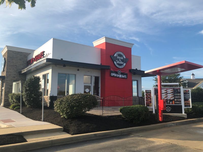 Steak n Shake Exterior