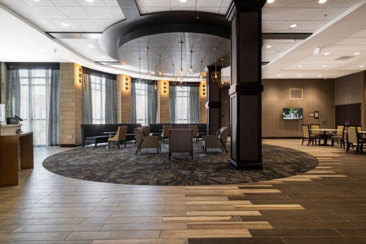  Crossroads Hampton Inn