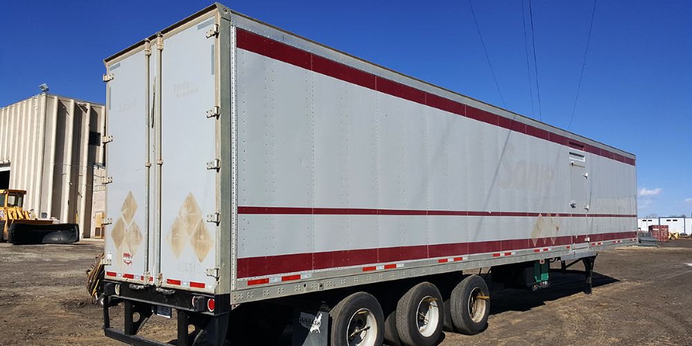 Walnut Shell Grit Blasting Clean Aluminum