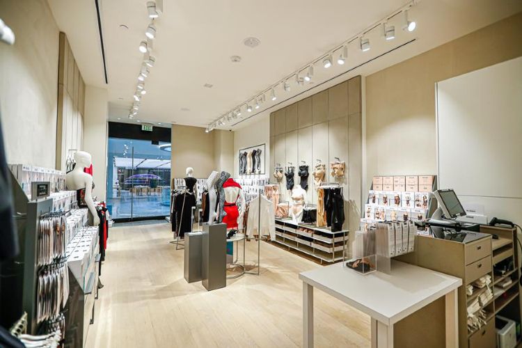 Wolford Beverly Center by Alta Construction Inc. in CA ProView