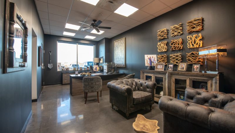 Crow&rsquo;s Truck Center