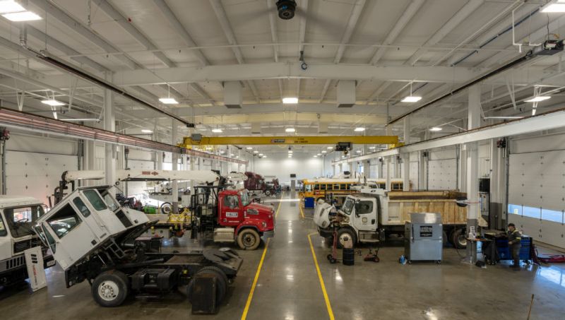 Crow&rsquo;s Truck Center