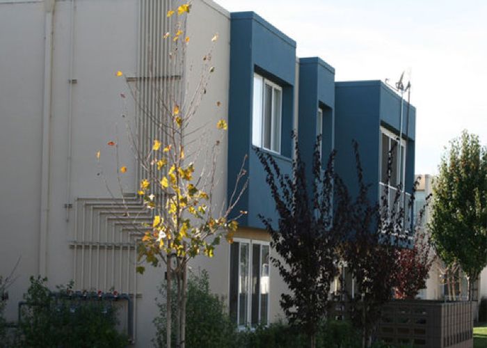 Lord Tennyson Apartments by James E. Roberts Obayashi Corp. in