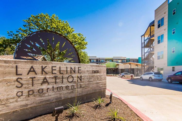 Lakeline Station Apartments