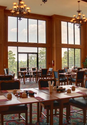 River Oaks Place Senior Living Loudon