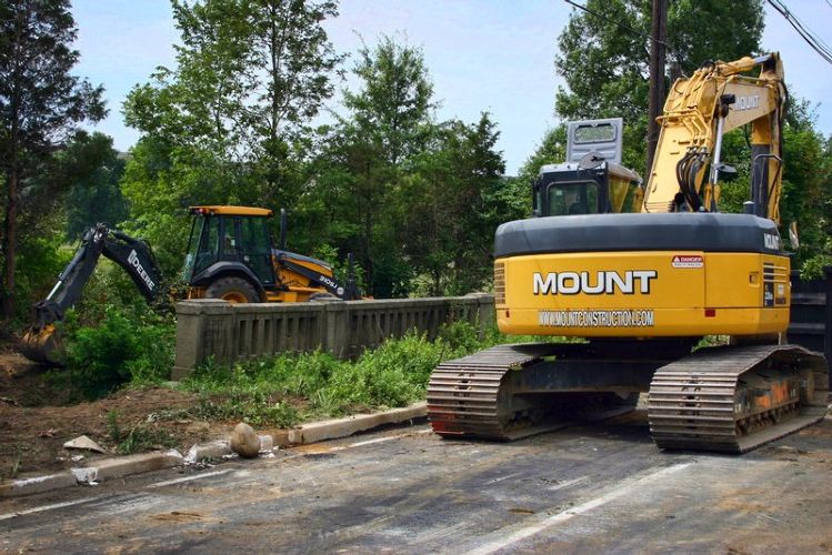 RT 1 over Heathcote Brook