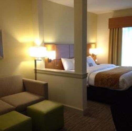 Comfort Suites