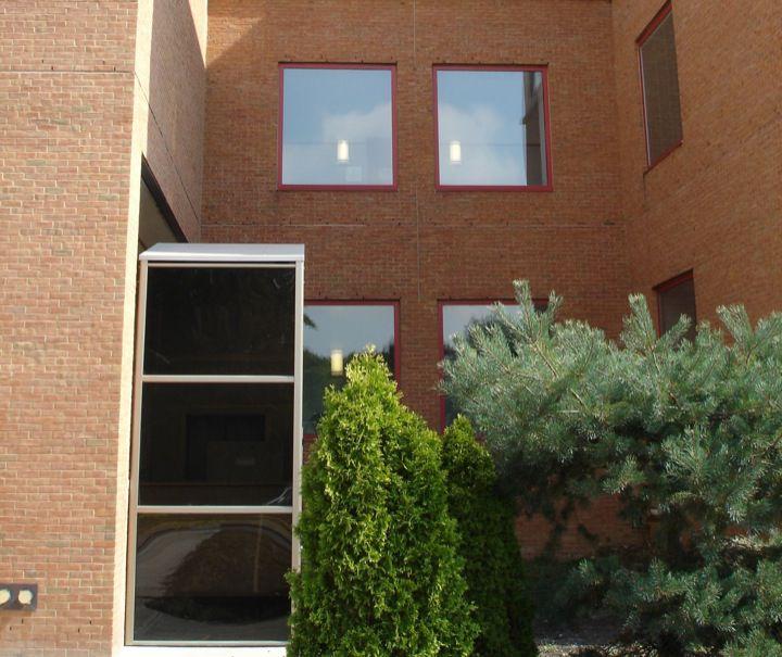 Factory Enclosed Vertical Platform Lift