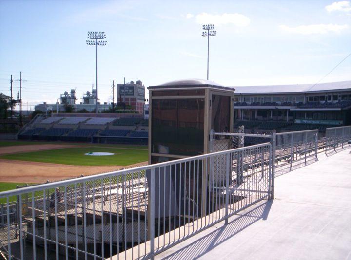 Factory Enclosed Vertical Platform Lift