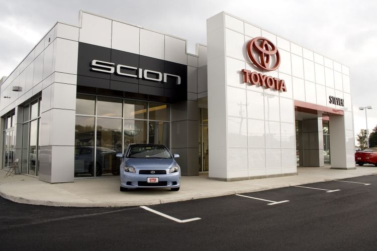 Steven Toyota Showroom