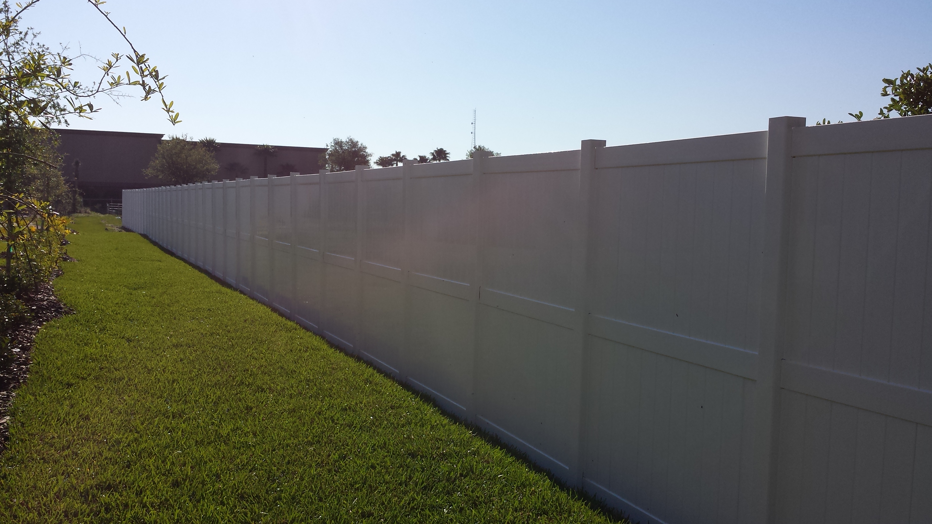 8'H White Vinyl Fence