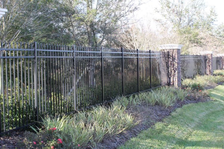 Brandon Aluminum Fence Photo 2