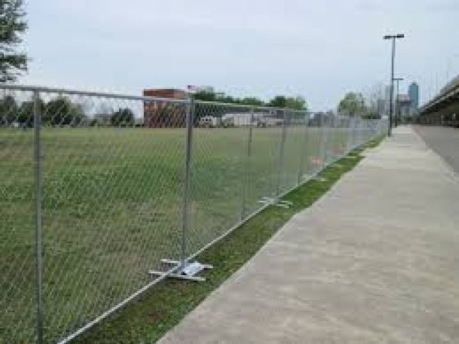 Travis Tritt Concert Temporary Fence Photo 1