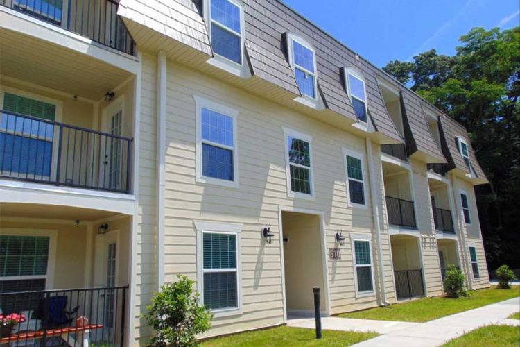 Courtyard Commons &ndash; Multi-family Housing