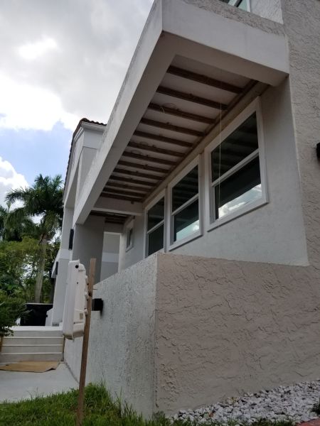 Beginning of Ipe under balconies. 