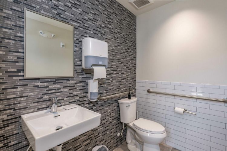 44th & 3rd Booksellers