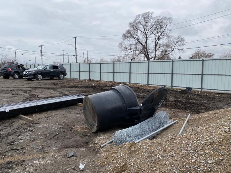 Cori gated metal fence inside view