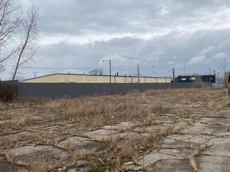 Cori gated metal fence outside view