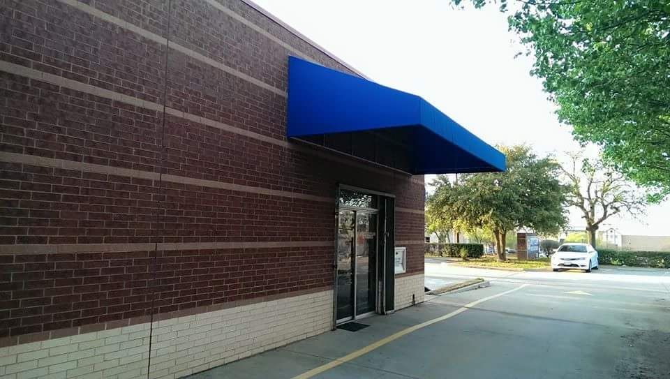 Southake, Tx Laundry Mat in need of a new cover