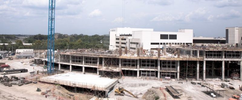 Nationwide Children&rsquo;s Hospital and Garage