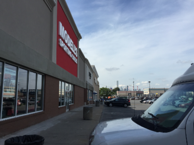 Queens Shopping Center