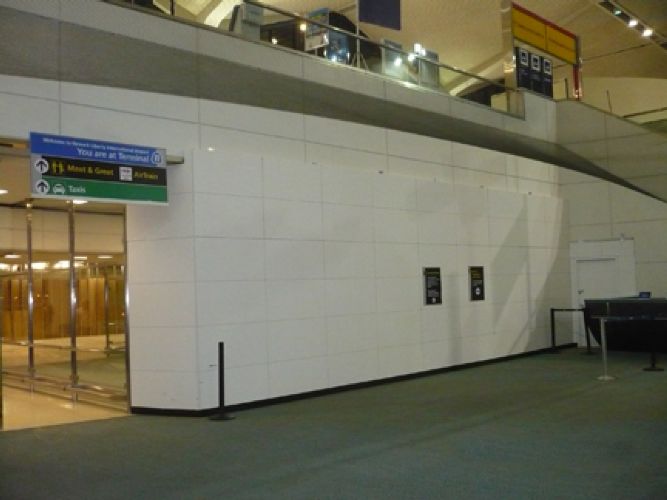 Newark Airport Terminal B International Arrivals Meet & Greet Ar