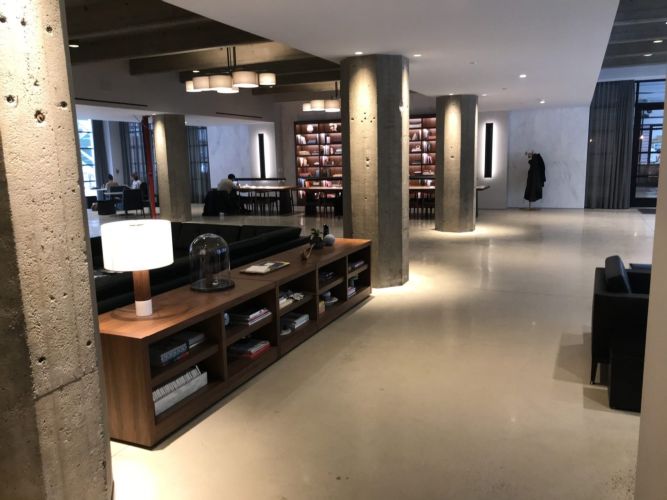 Camp David Caf&eacute; Bar and Lounge