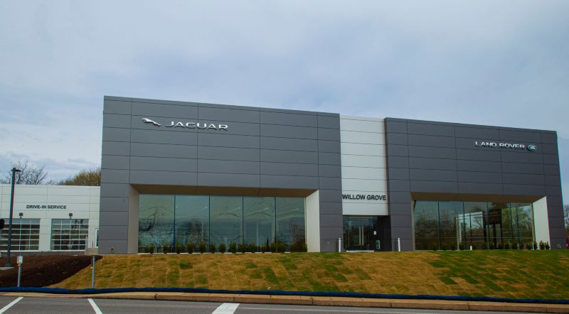 Piazza Jaguar Land Rover