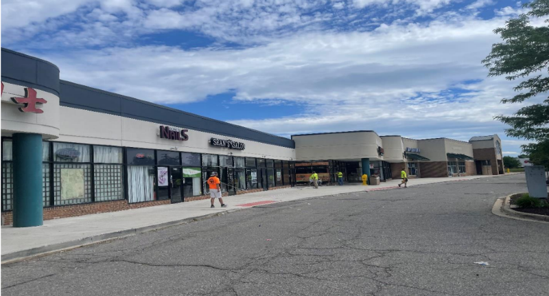 Knollwood Plaza West Bloomfield 