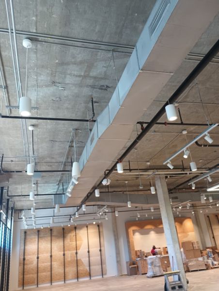 URBAN OUTFITTERS - THE DOMAIN, AUSTIN