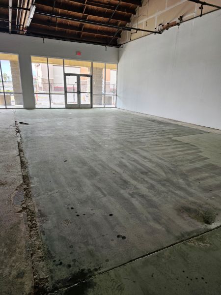 Pawn Shop 59th and Camelback(6,500 SF)