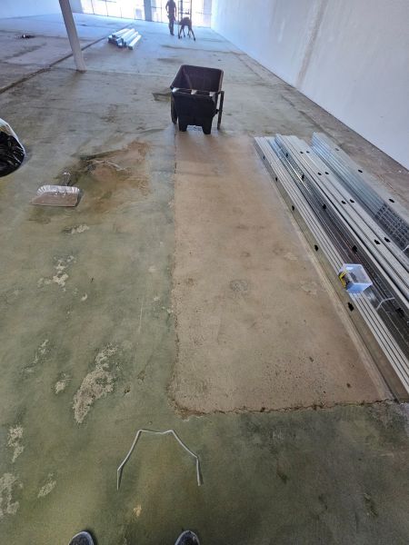 Pawn Shop 59th and Camelback(6,500 SF)