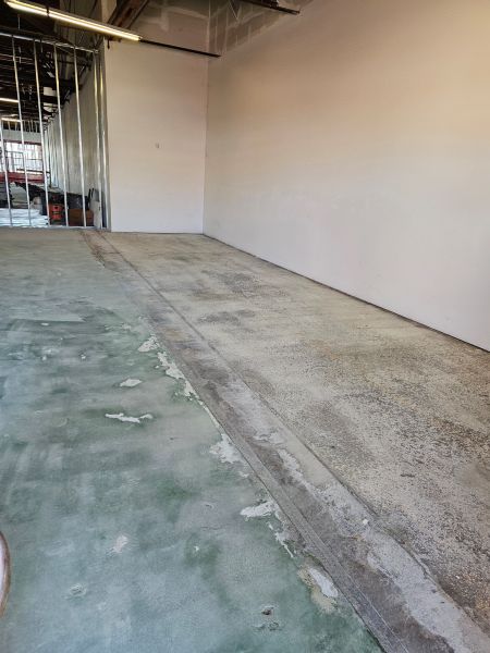 Pawn Shop 59th and Camelback(6,500 SF)