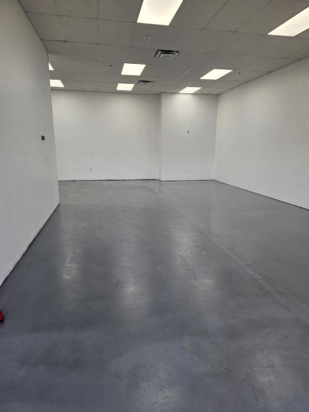 Pawn Shop 59th and Camelback(6,500 SF)
