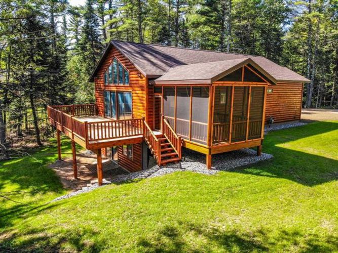 Wisconsin Log Home 