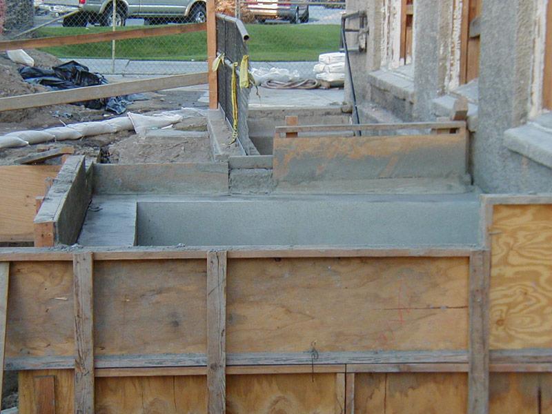 Vault: Pour