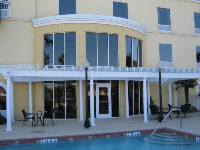 Hampton Inn & Suites