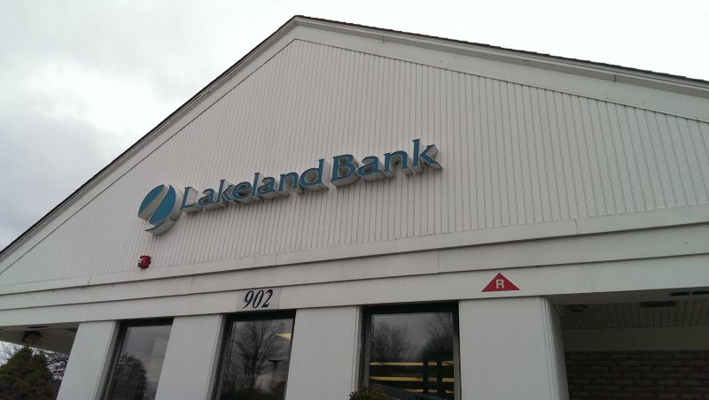 Lakeland Bank Photo 4