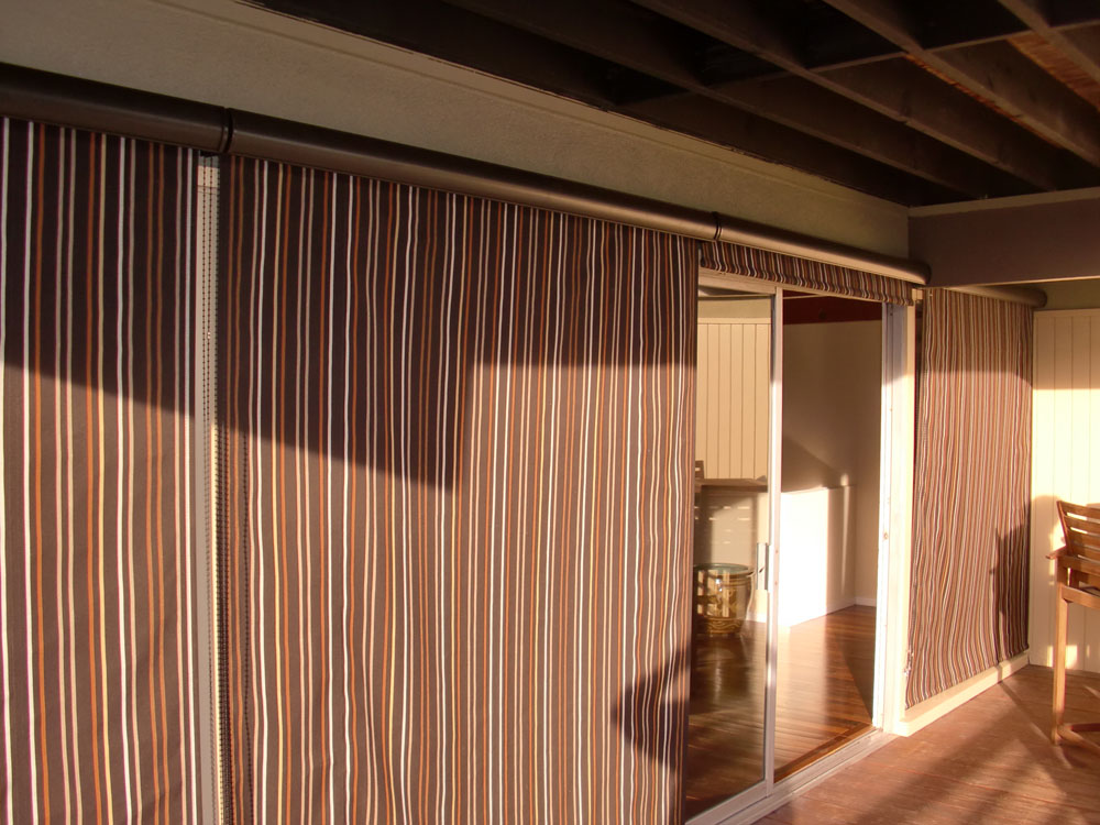 Curtains/Drops/Roller Shades