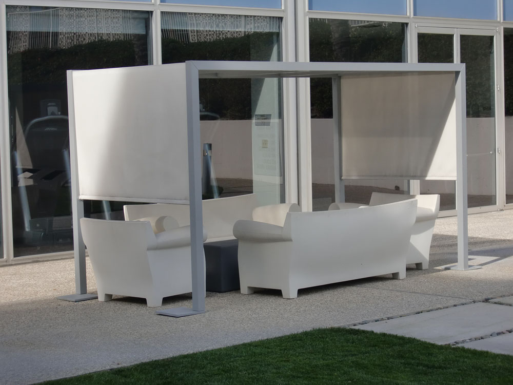 Curtains/Drops/Roller Shades