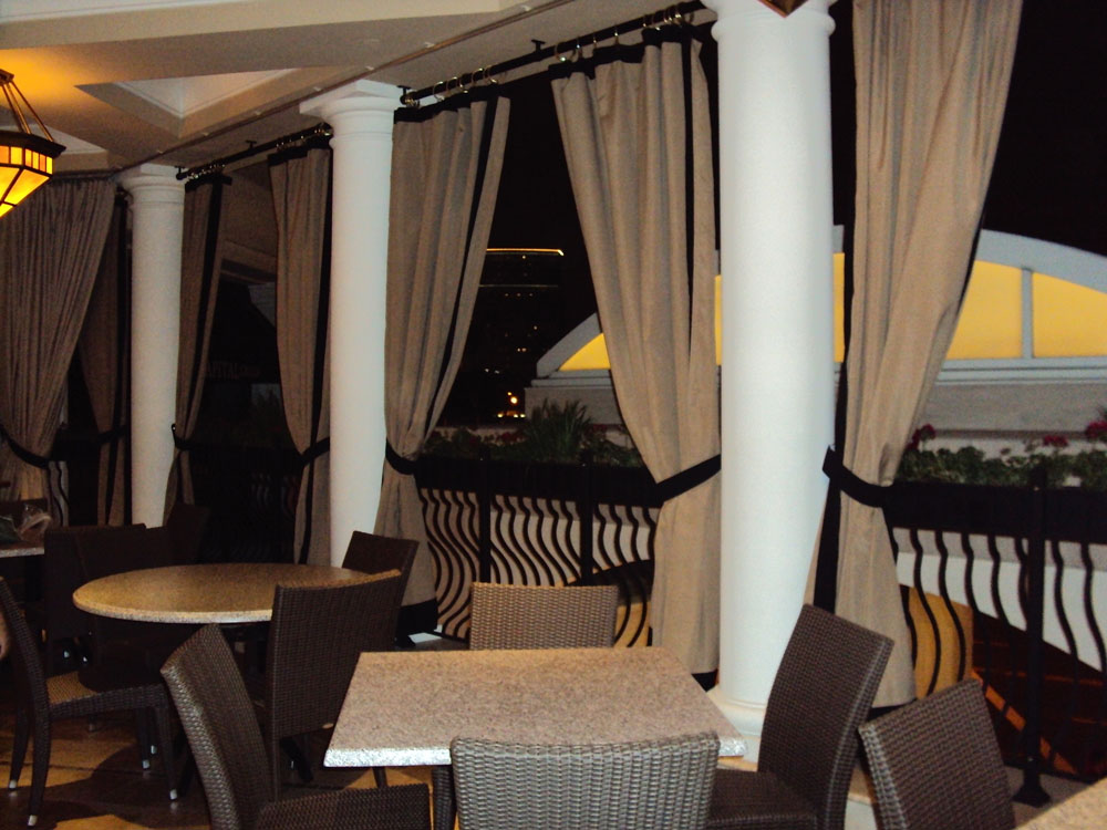 Curtains/Drops/Roller Shades