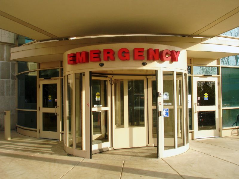 Automatic revolving doors at entrances to hospitals 