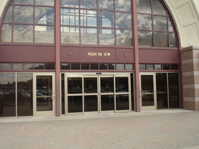 Automatic sliding doors for Von Maur