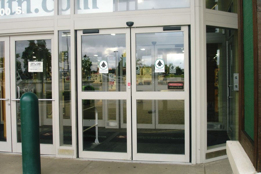 Automatic swing doors for retail stores