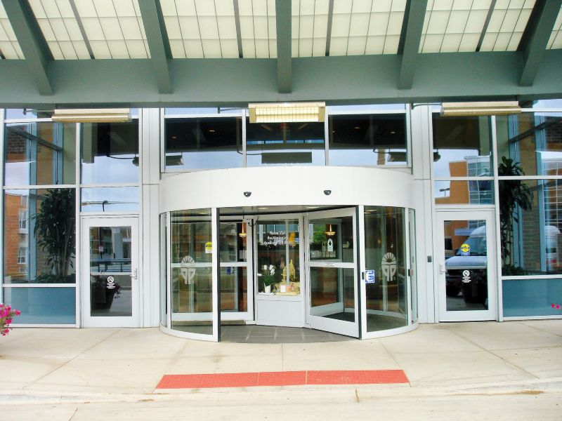 Large diameter automatic revolving doors for hospitals