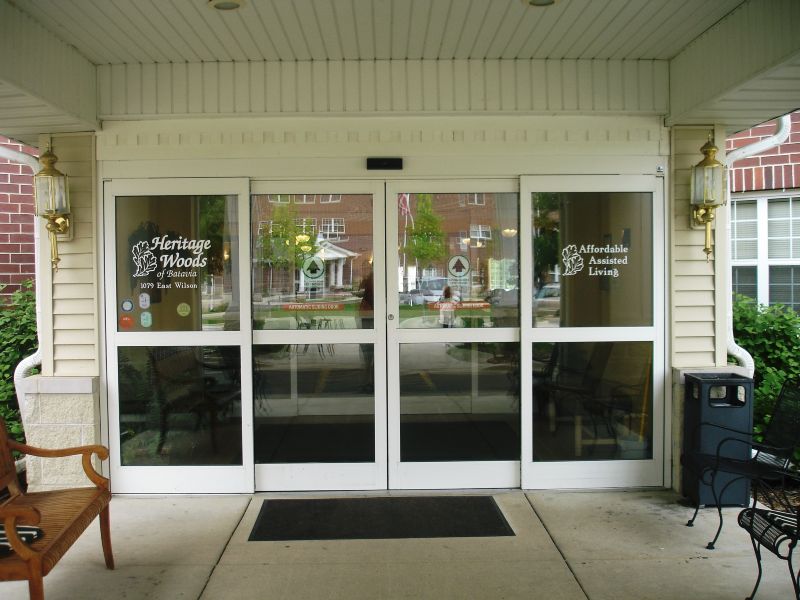 Painted finish automatic bi-parting sliding doors