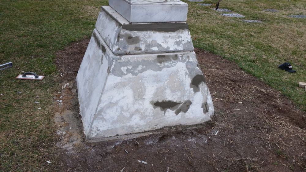 Statue base (before)
